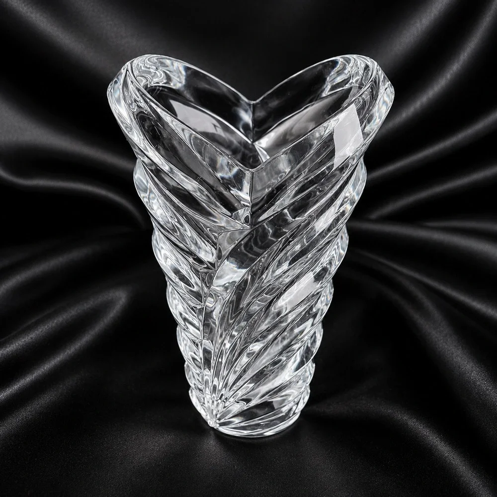 Mikasa Wyndham Art Deco Crystal Vase 9 Inch Clear Heart Shaped Rim Swirl Pattern